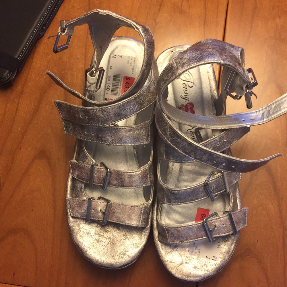 Groovy Silver Platforms size 7 w